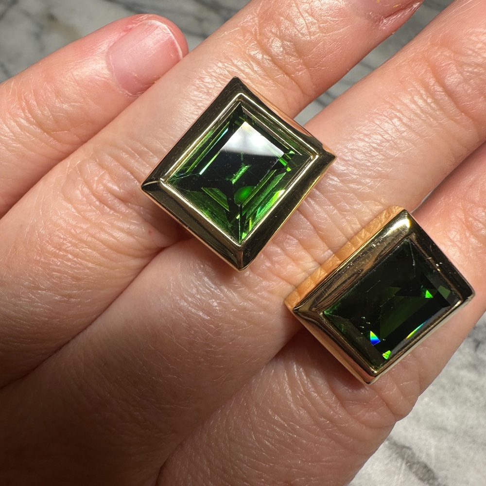 Vintage swarovski green clip on earrings